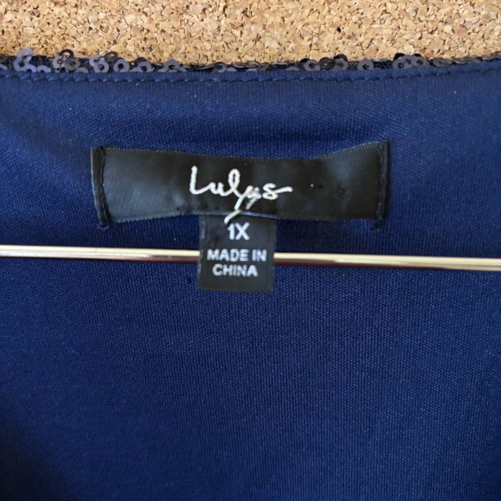 Lulus sequin dress.  Knee length. 1xl. - Picture 5 of 5